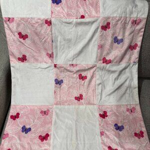 29" x 39" pink and white baby blanket